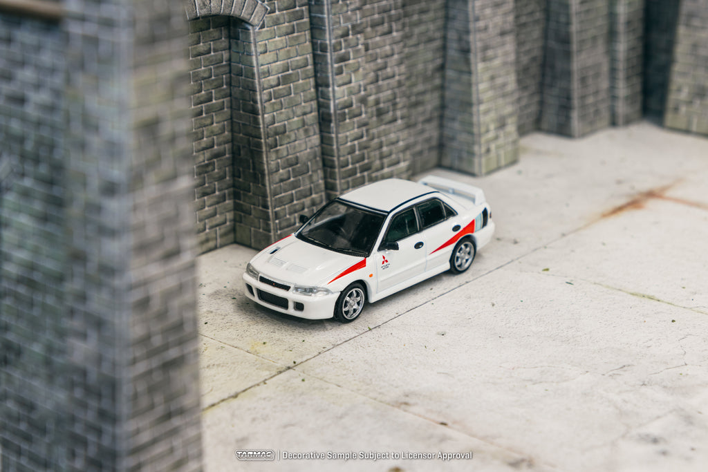 1/64 Sport Sedan Wit