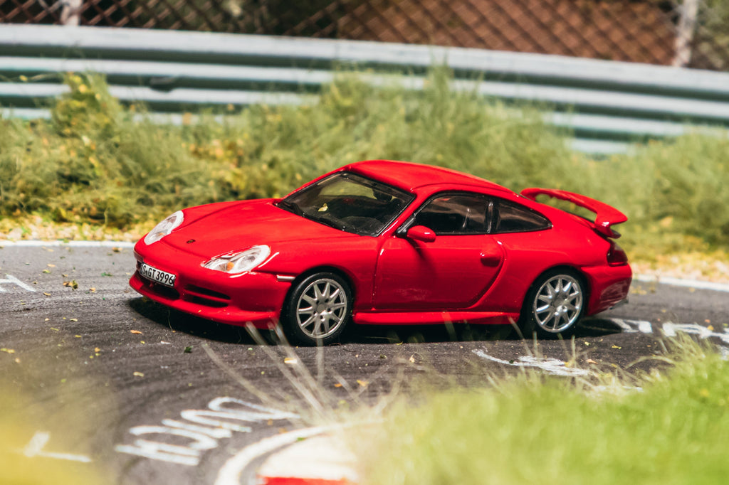 1/64 911 GT3 (type 996) Rood