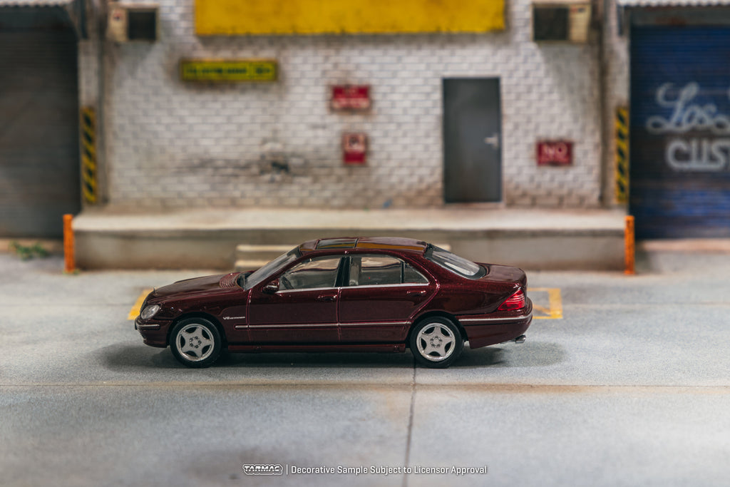 1/64 S 55 AMG Metallic Donkerrood