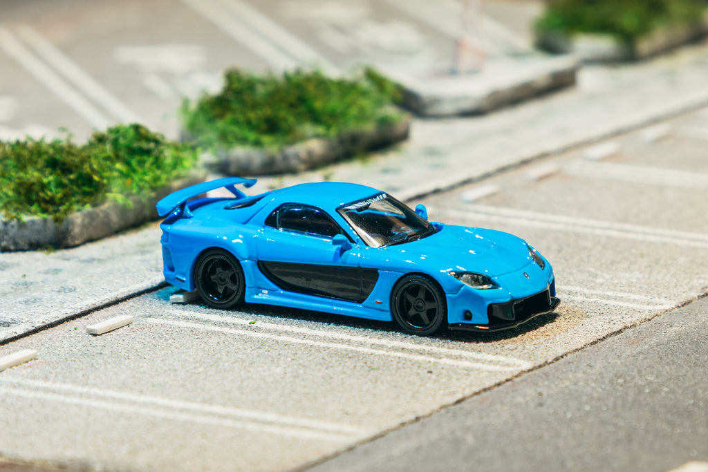 1/64 RX-7 Blauw