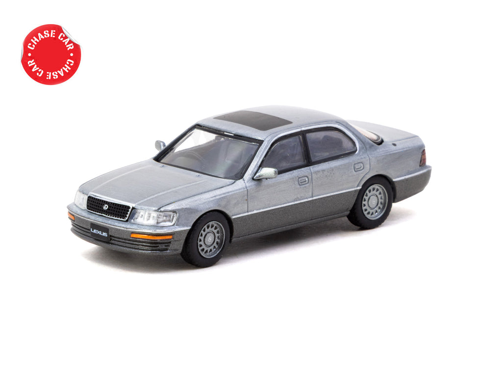 1/64 Luxury Sedan Dark Grey