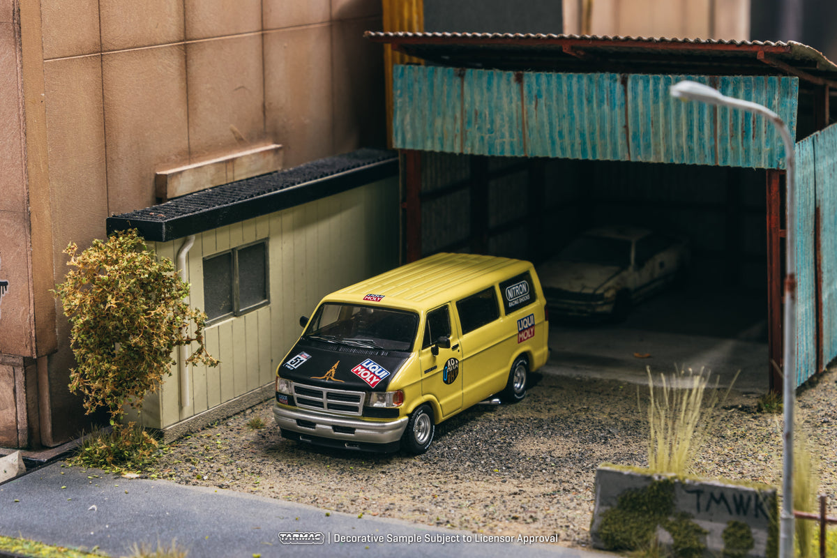 1/64 Van Yellow